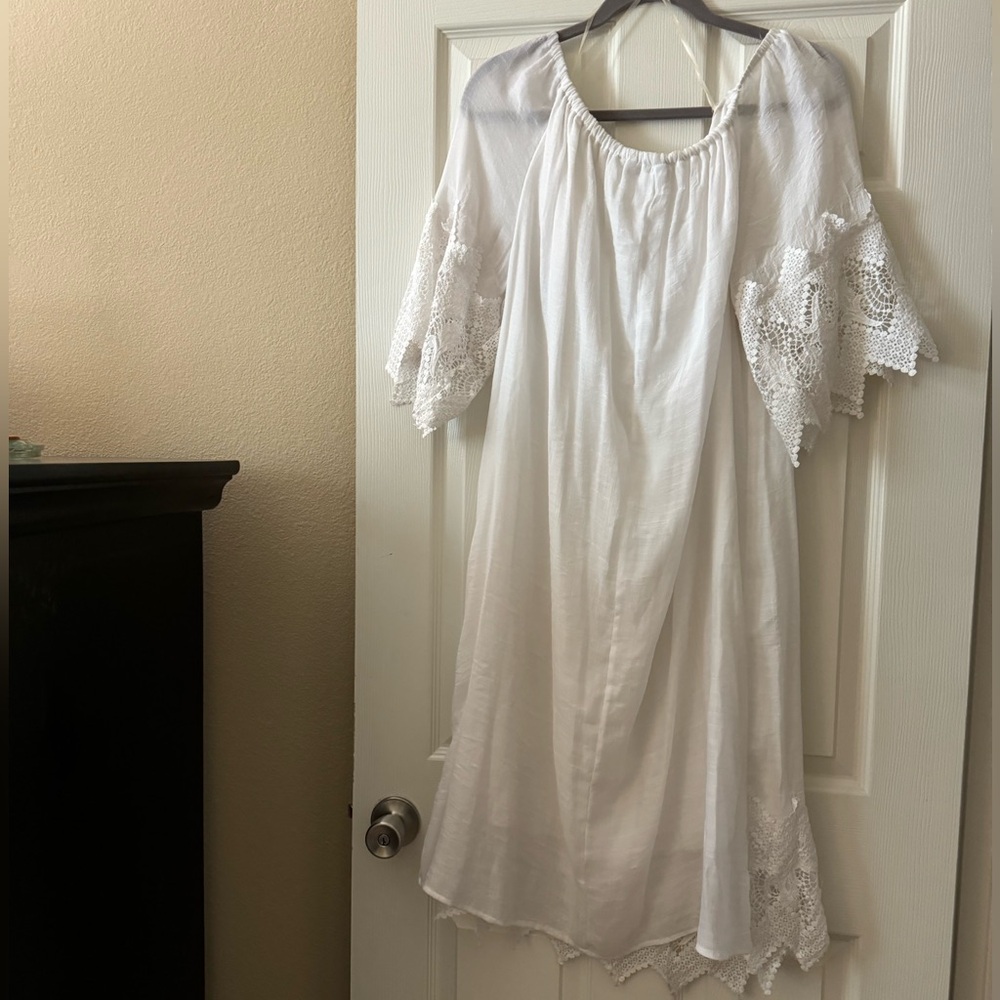 White Gauze Dress With Lace Accents by - Mlle Gabrielle - Picture 4 of 5